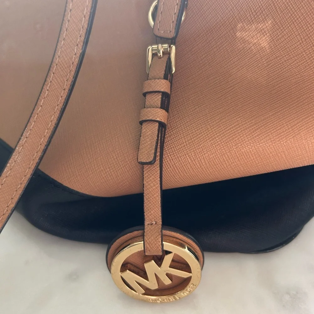 MICHAEL KORS 2TONE JET SET SHOULDER TOTE HANDBAG - Picture 9 of 9